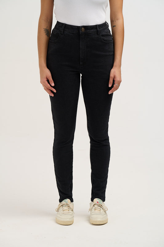 Soho Close Fitting Jeans: ORGANIC DENIM - Mid Wash Blue